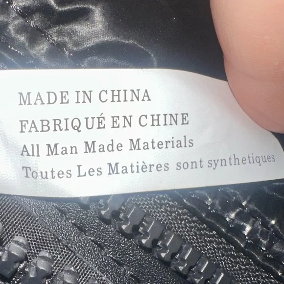 Sondra Roberts Squared Black Quilted Puffer Crossbody Bag w/Striped Strap NWOT - Picture 8 of 11